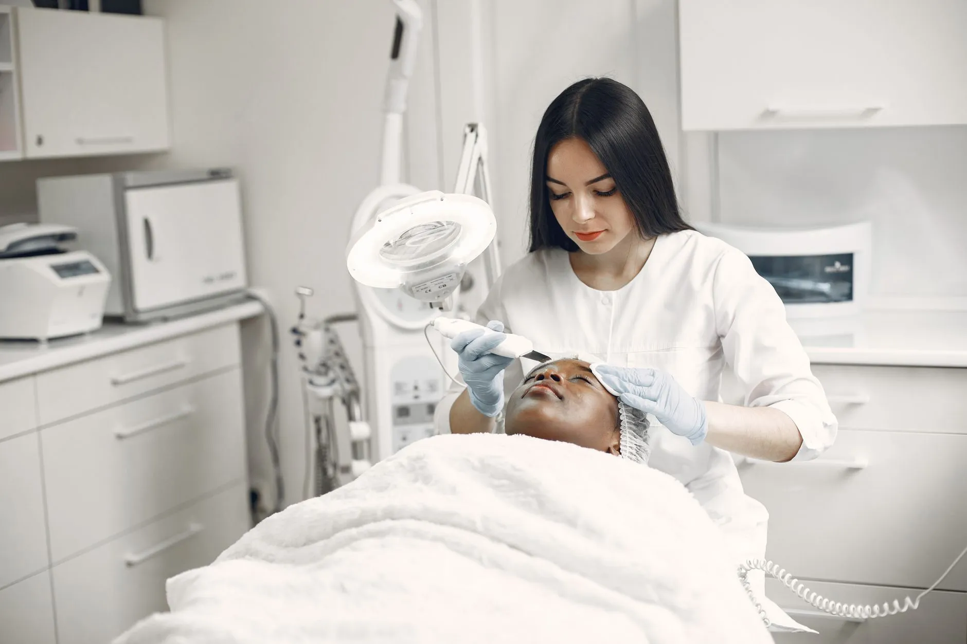 上海华美医疗美容医院美容项目全解析:从皮肤管理到微整形的技术选择正文配图 1